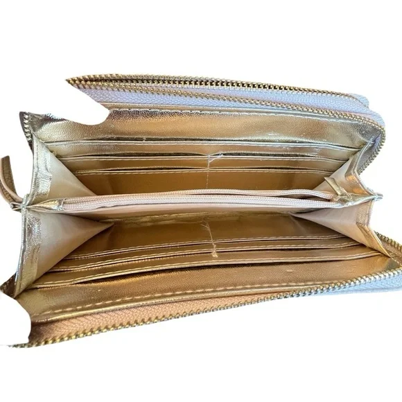 Under One Sky Wristlet Ivory with leather flower cut outs - Picture 5 of 11